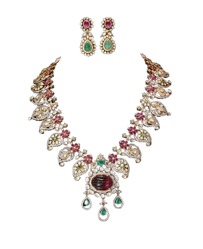 Necklace set by Ratnakshi